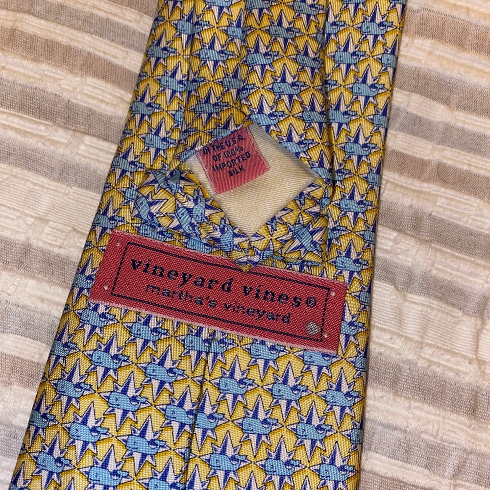 Vineyard Vines Silk Tie - Picture 2 of 2